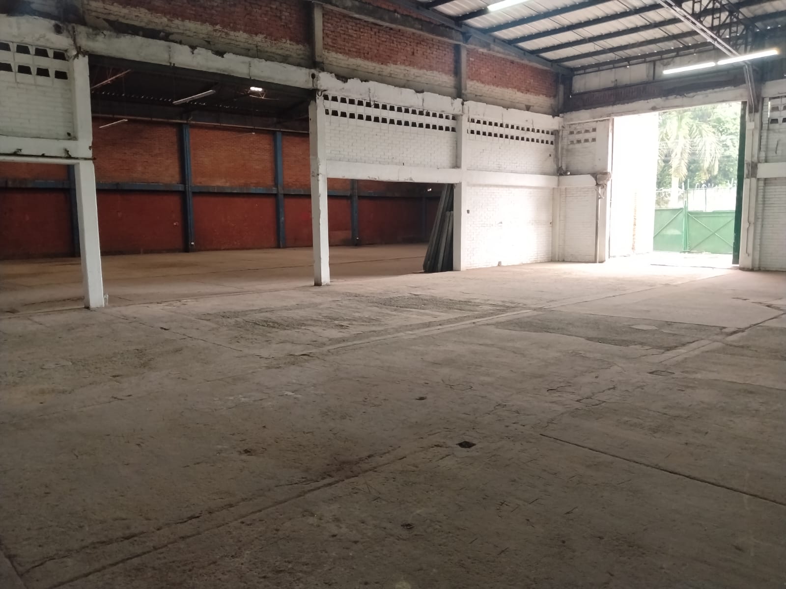 ALQUILO BODEGA FLORA INDUSTRIAL