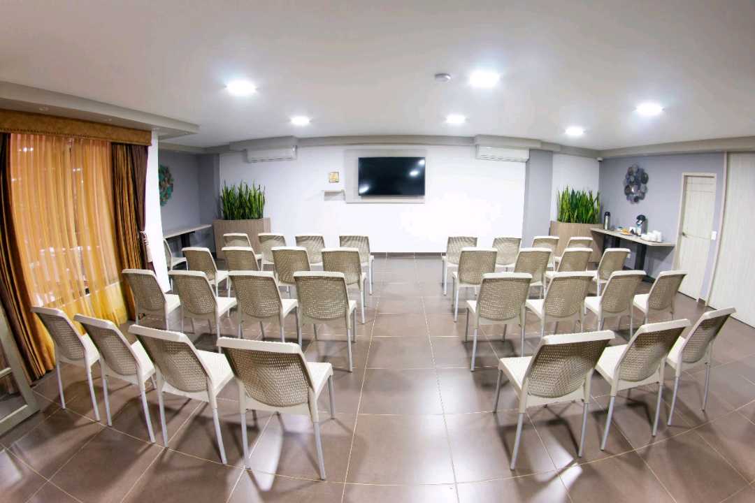 VENTA/ ALQUILER HOTEL CAMBULOS CALI. W 954556 L.G