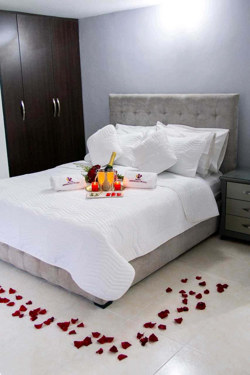 VENTA/ ALQUILER HOTEL CAMBULOS CALI. W 954556 L.G