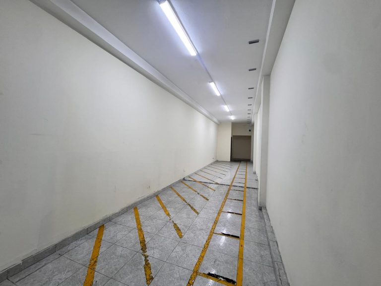 Se Renta Local De 185m2 Sobre la Quinta