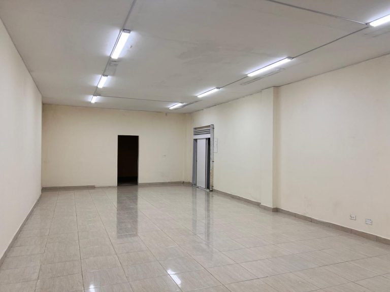 Se Renta Local De 268m2 Sobre la Quinta