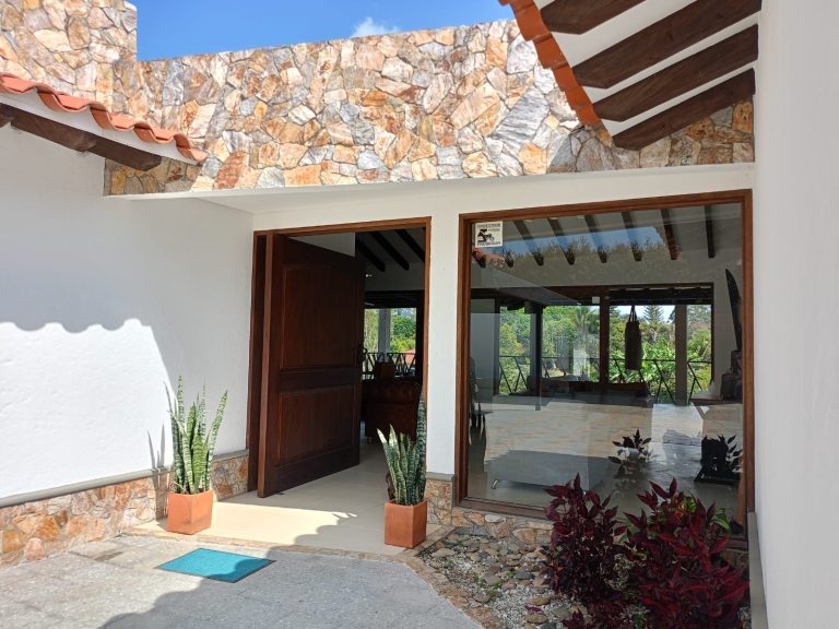 Casa Campestre amoblada en arriendo, Llanogrande, Sector Pontezuela