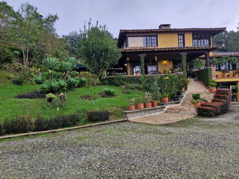 Casa Independiente para Alquiler en la Loma del Escobero, Envigado