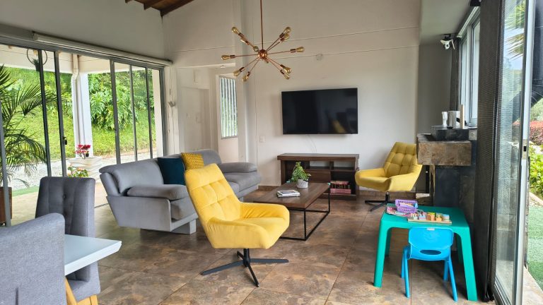 Casa Campestre amoblada en arriendo, Llanogrande, Sector Pontezuela