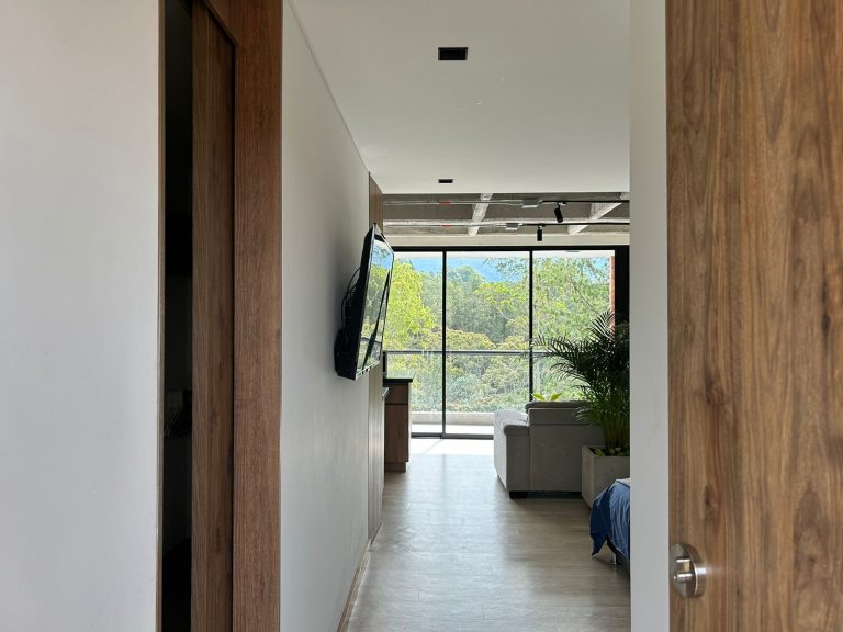 Apartaestudio Loft en Venta/Arriendo en el Retiro Sector Mall La Fe