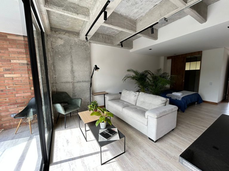 Apartaestudio Loft en Venta/Arriendo en el Retiro Sector Mall La Fe