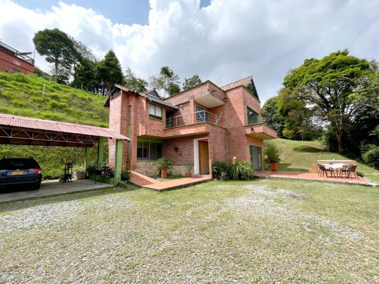 Casa campestre en venta y/o arriendo, vía Pantanillo, El Retiro