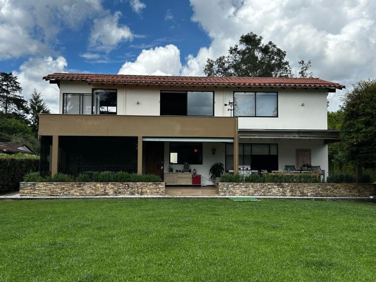 Casa campestre en Llanogrande, opción de venta o arriendo