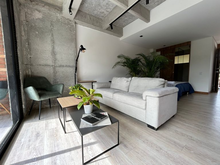 Apartaestudio Loft en Venta/Arriendo en el Retiro Sector Mall La Fe