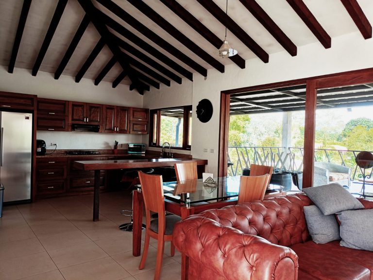 Casa Campestre amoblada en arriendo, Llanogrande, Sector Pontezuela
