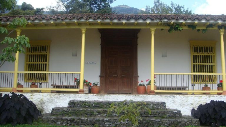 Casa en Alquiler por Día Sector Alto del Tesoro Medellín