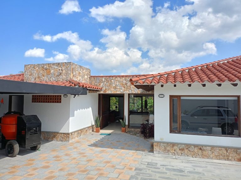 Casa Campestre amoblada en arriendo, Llanogrande, Sector Pontezuela