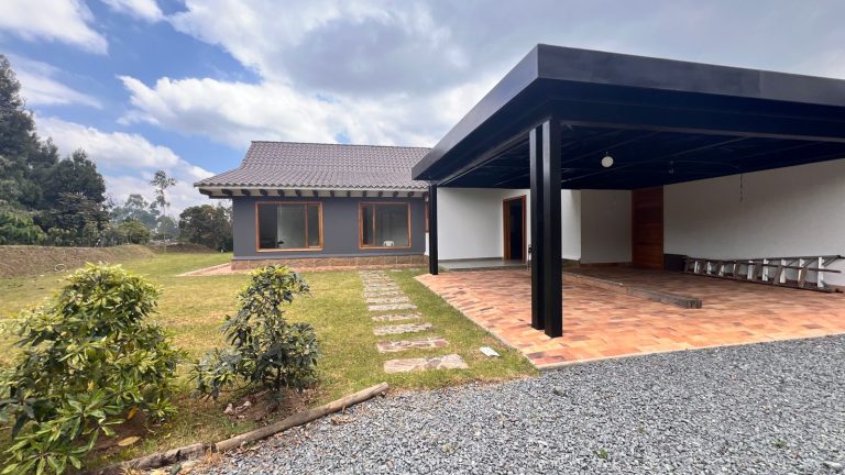 Casa campestre en venta y/o arriendo, vía Pantanillo, El Retiro