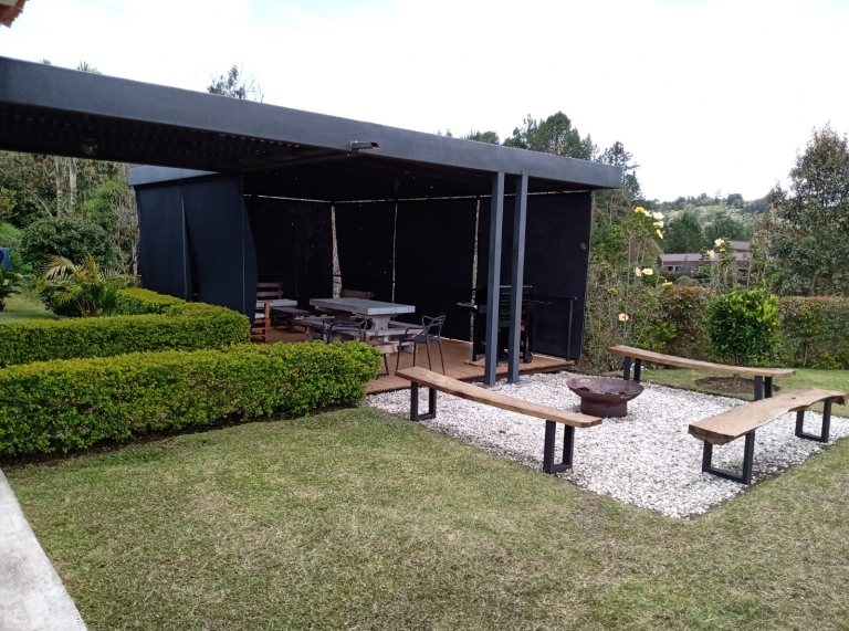 Casa Campestre en venta y/o arriendo en El Retiro