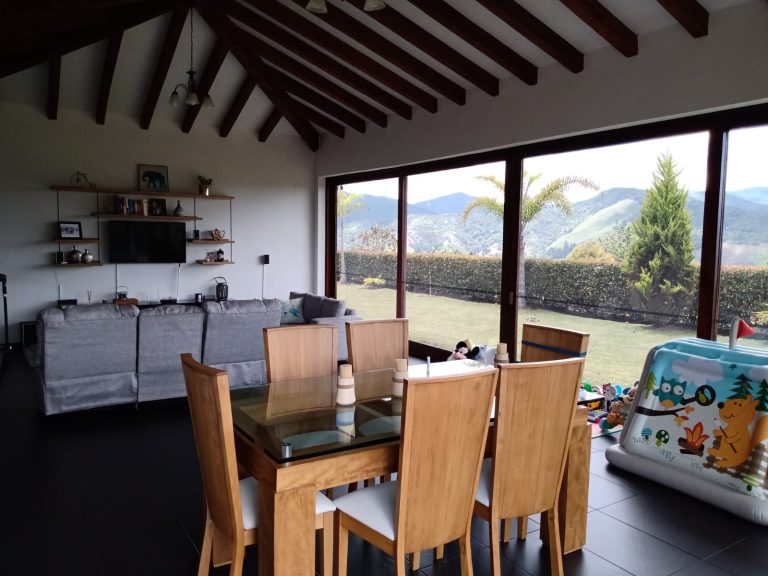 Casa Campestre en venta y/o arriendo en El Retiro
