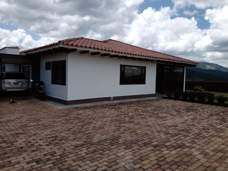 Casa Campestre en venta y/o arriendo en El Retiro
