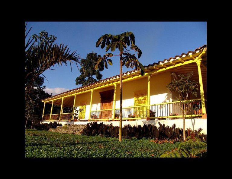 Casa en Alquiler por Día Sector Alto del Tesoro Medellín