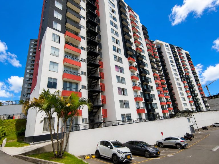 SE ARRIENDA APARTAESTUDIO AMOBLADO – ORO NEGRO