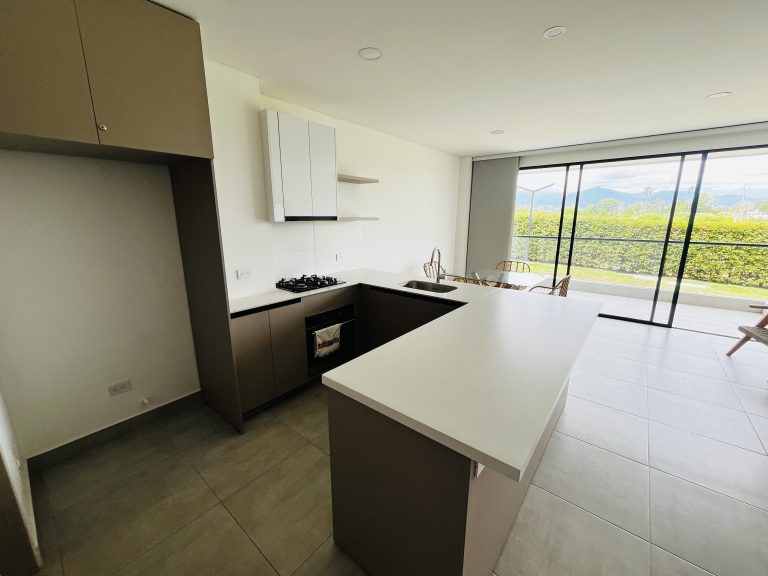 SE ARRIENDA APARTAMENTO DE 2 HABITACIONES – EL CAIMO