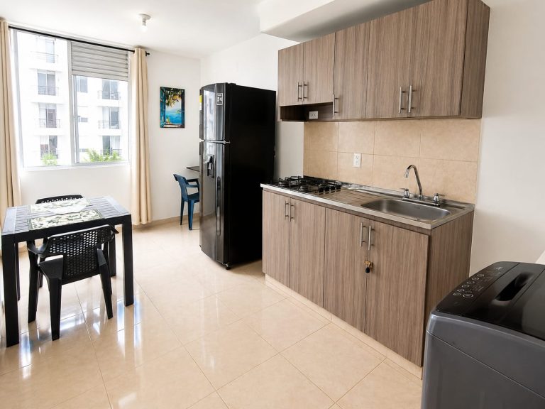 SE ARRIENDA APARTAESTUDIO AMOBLADO – ORO NEGRO