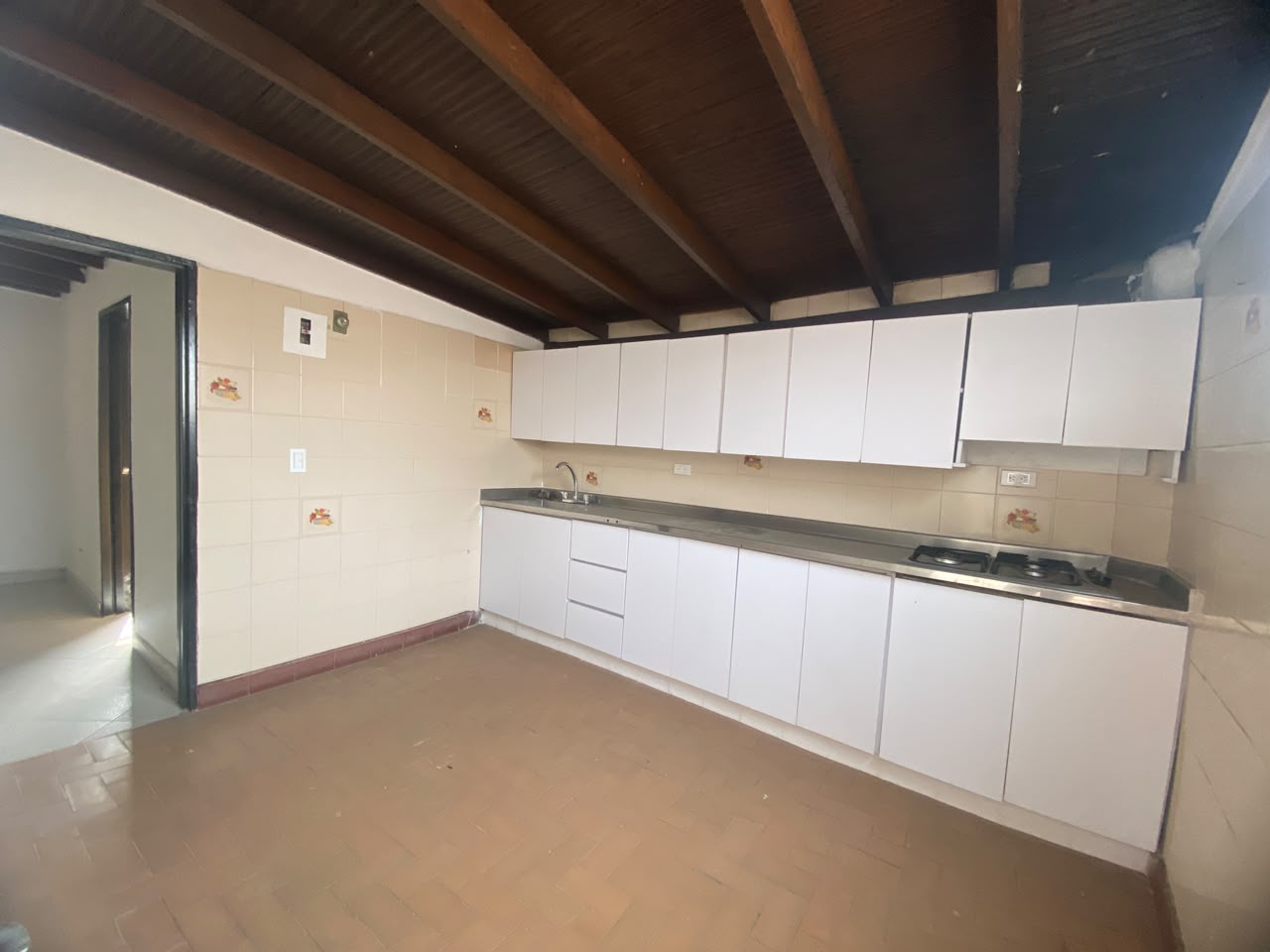 Amplio Apartamento para Arriendo En Laureles, San Joaquín