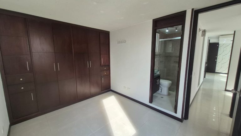 SE ALQUILA APARTAESTUDIO EN CIUDAD JARDIN, CALI, SUR
