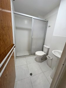 ¡Excelente ubicación! Apartaestudio en Libertadores con habitación independiente – $800.000