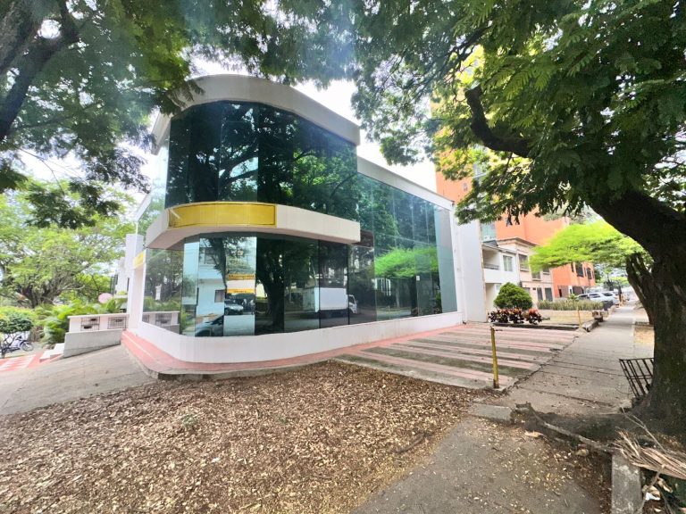 SE VENDE O SE ARRIENDA EN SANTA MÓNICA RESIDENCIAL