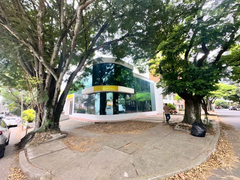 SE VENDE O SE ARRIENDA EN SANTA MÓNICA RESIDENCIAL