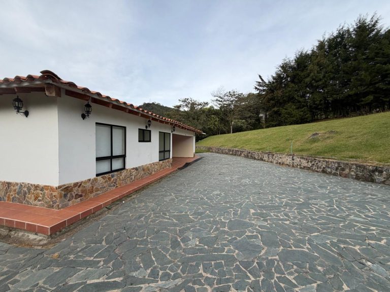 FINCA EN ARRIENDO EN LA CEJA, ESPECTACULAR VISTA A 15 MIN DEN CENTRO