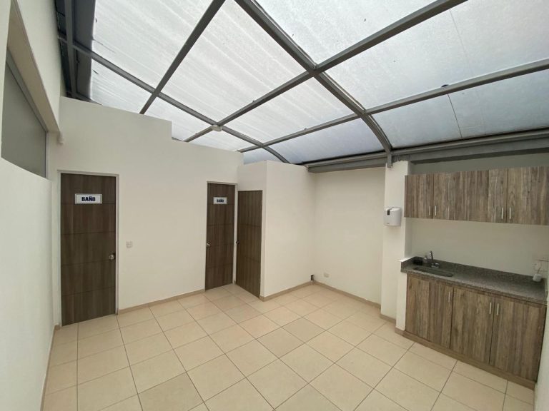 LOCAL ARRIENDO SANTA BARBARA