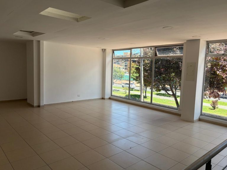 LOCAL ARRIENDO SANTA BARBARA