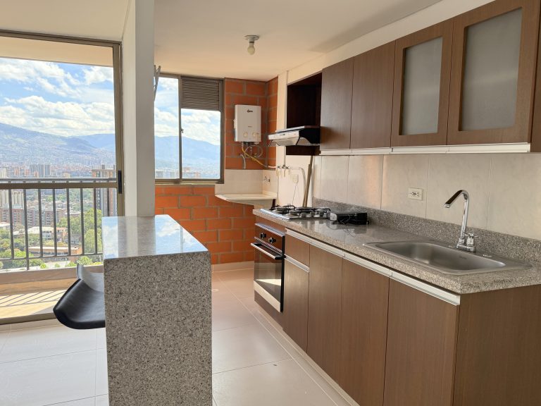 APARTAMENTO EN ARRIENDO EN LA CEJA, TORRES DE SANTA CRUZ.
