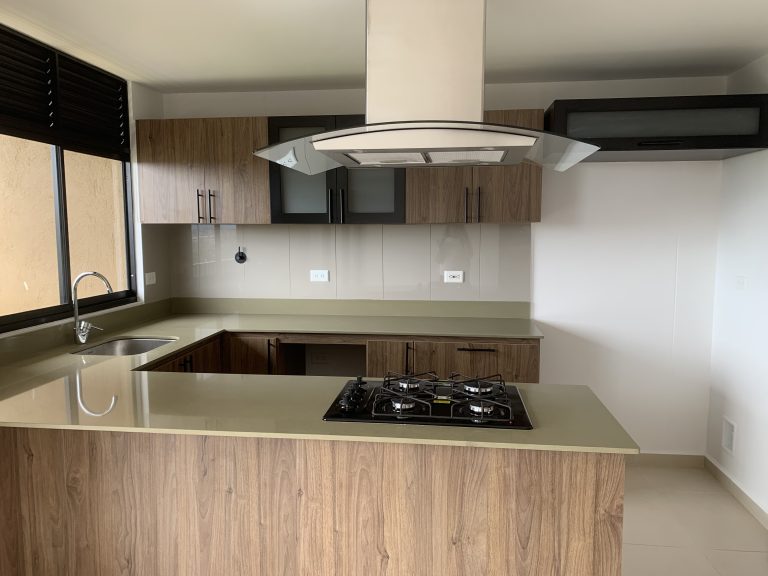 Imperdible Casa en Arriendo Simón Bolívar Medellín 180m²