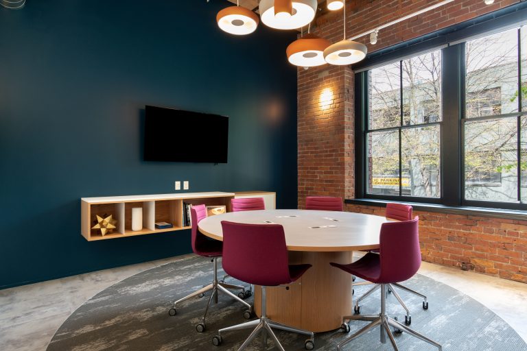 Alquiler de oficinas bellamente diseñadas para 4 personas en Bogota, 86 Once