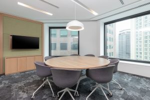 Generic_Large_meeting_room_08_oit7mm.jpg