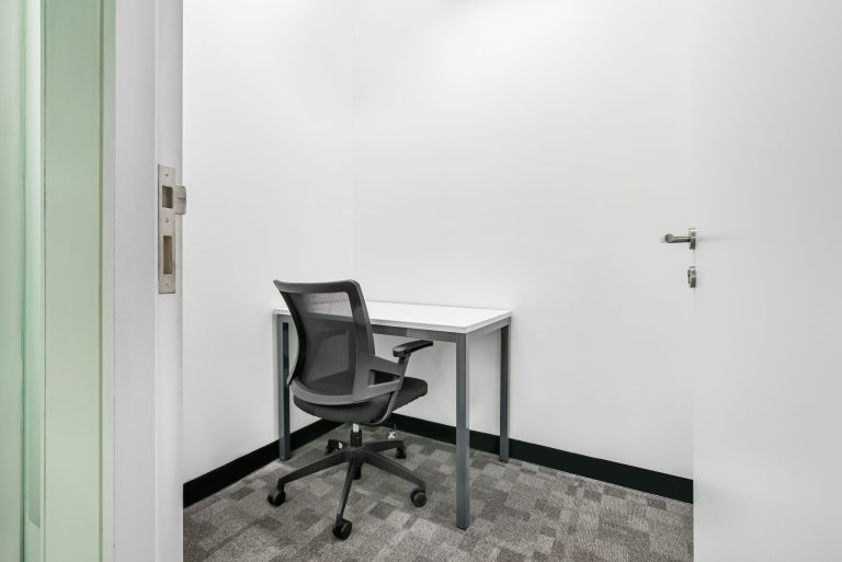 Espacio de oficina en renta para 3 personas en Bogota, 99 Trece