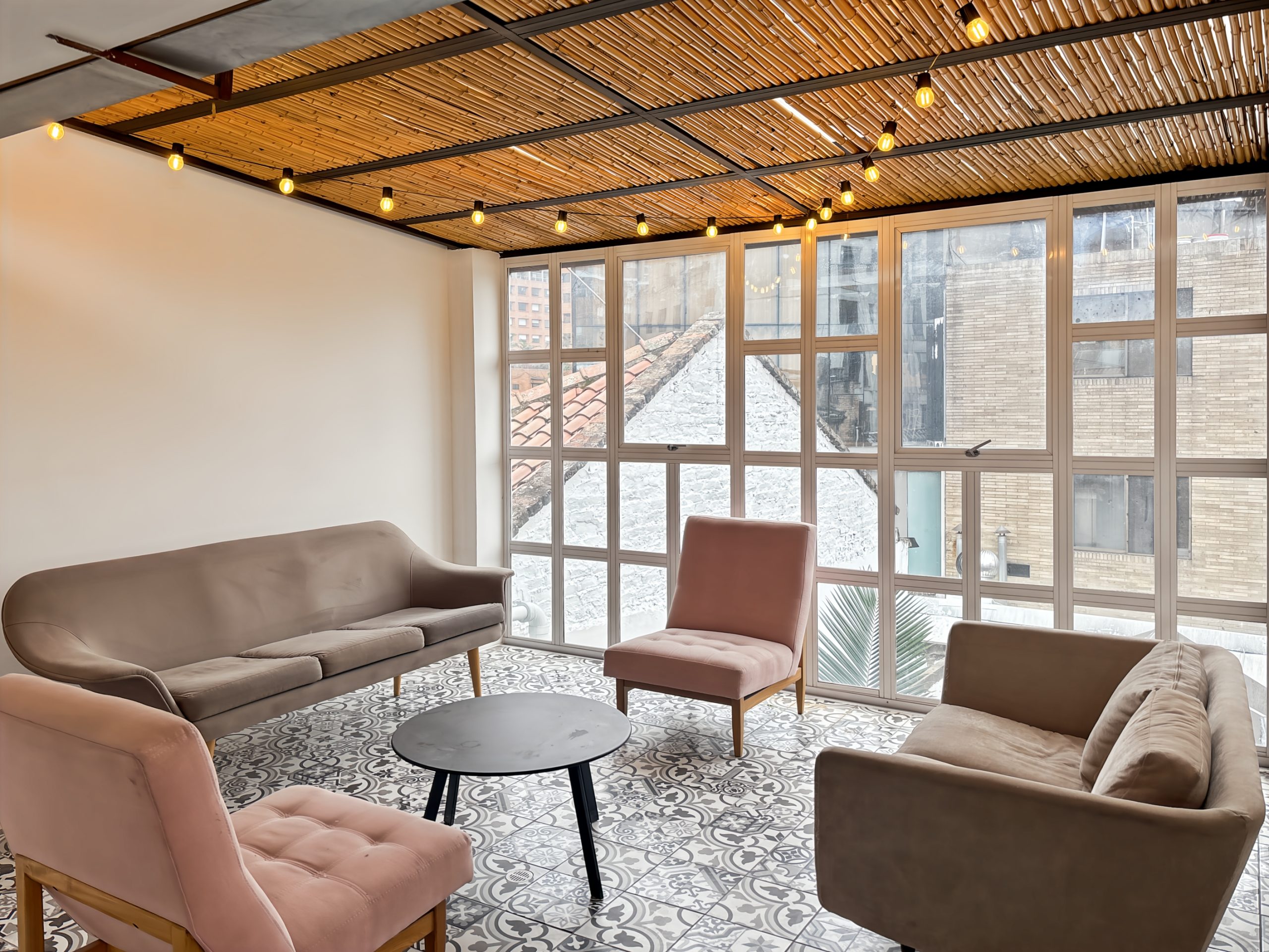 HQ_Bogota_Casa_Rosada_Colombia_Centre_10377_Business_Lounge_1_hsedop.jpg