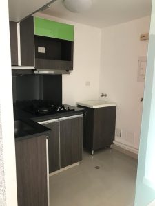 ALTOS DE RIOMAR. NUEVO. HERMOSO APTO DE UNA HAB. CON BALCON, ACABADOS DE LUJO, PISCINA.