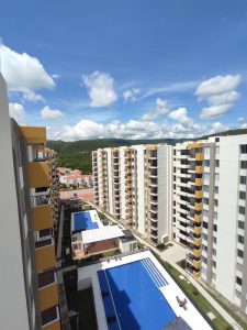 ¡Vista Panorámica Piso 11! Apto de 1 Habitación en Senderos de Guayacán – Girardot