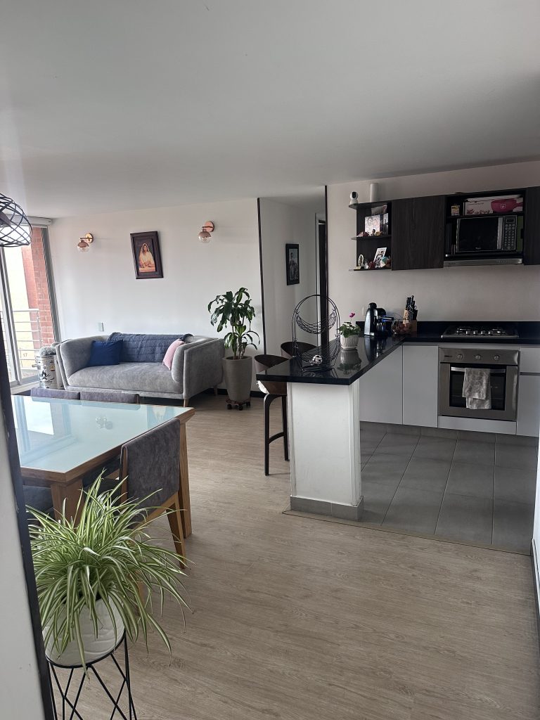 Exclusivo Apartamento Amoblado en Condominio Campestre Alhambra, Madrid
