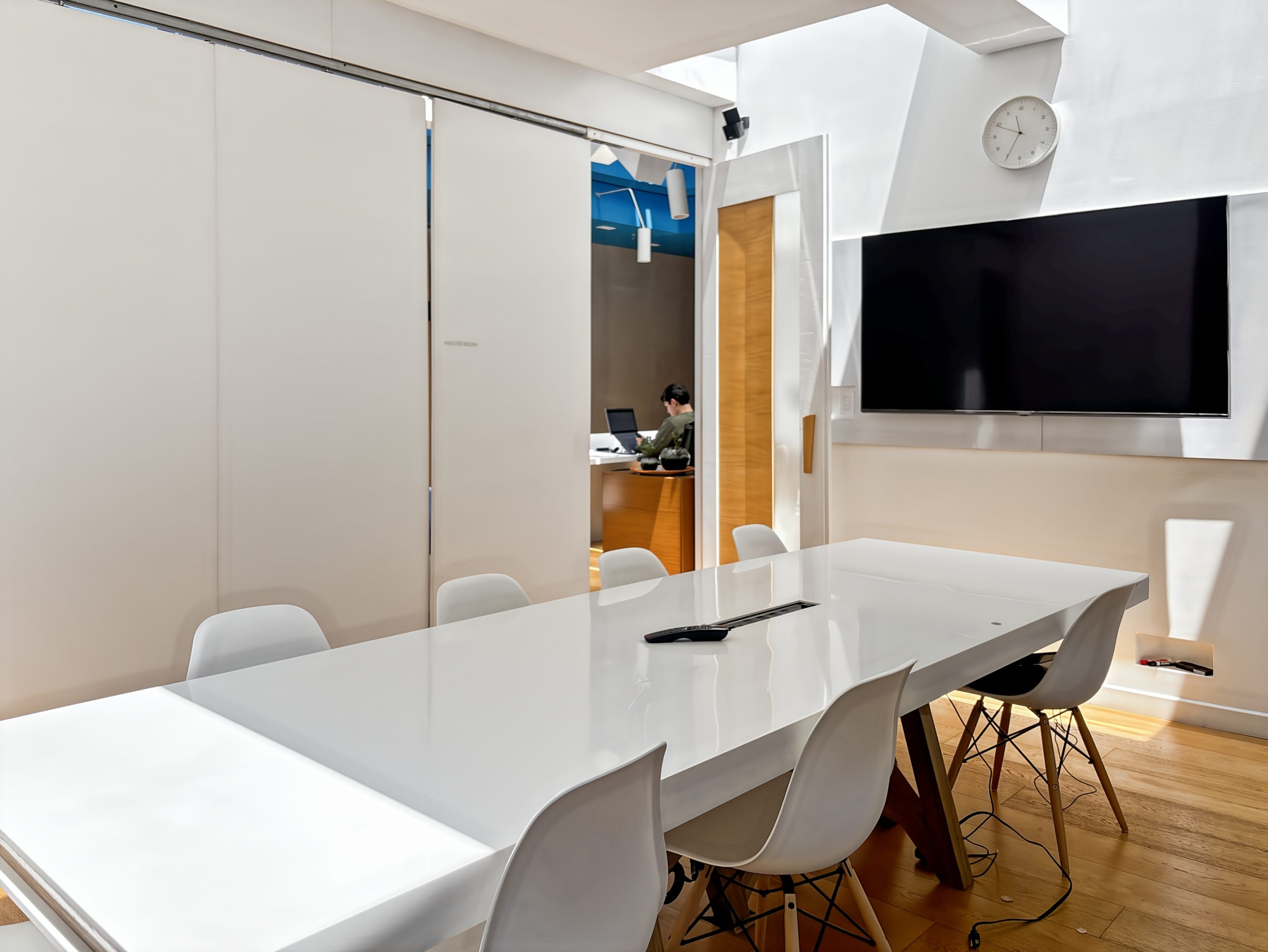Regus_Bogota_Chapinero_Colombia_Centre_10701_Board_Room_LOCATIONHEROIMAGE_ahy01z.jpg