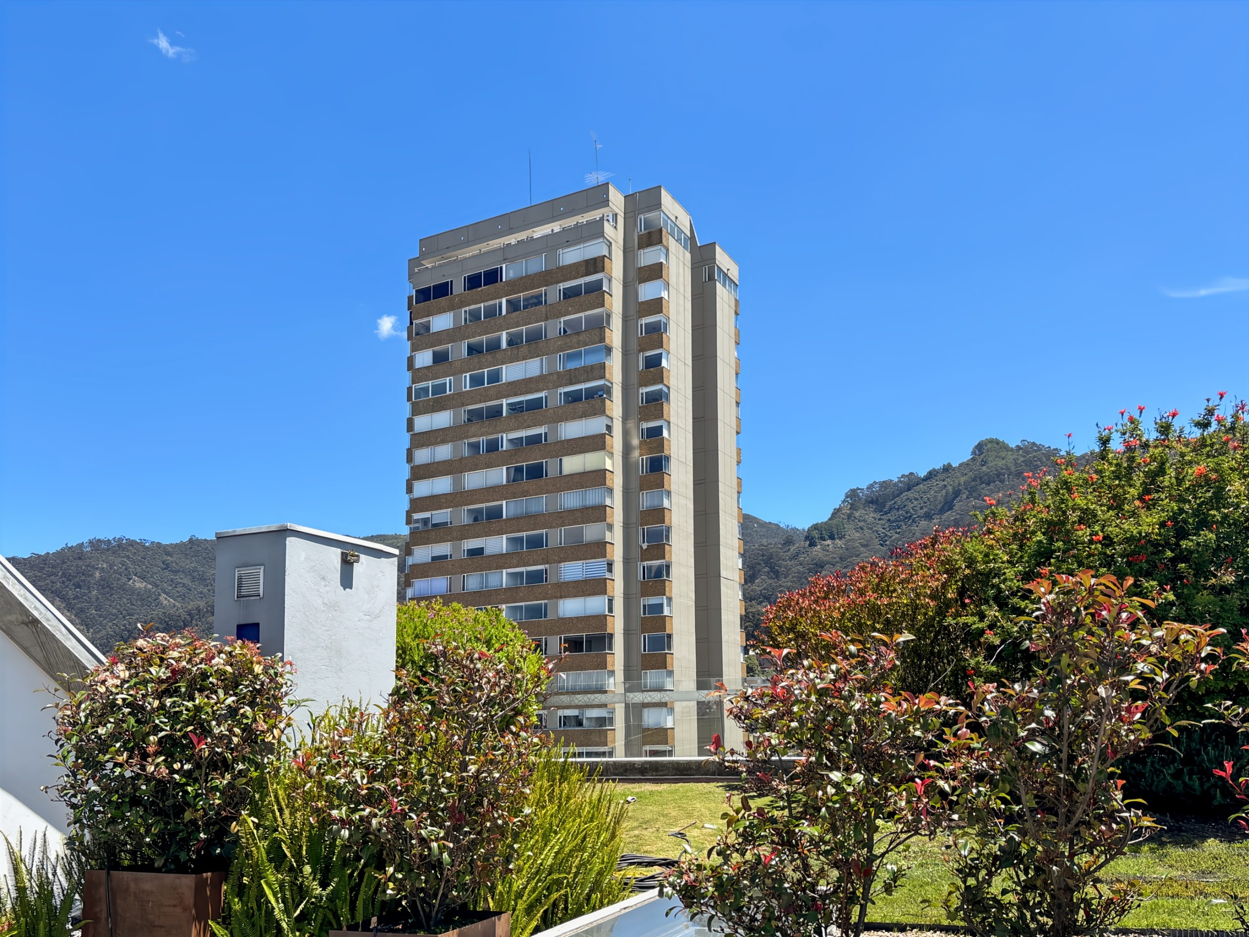 Regus_Bogota_Chapinero_Colombia_Centre_10701_Building_Exterior_wtuldk.jpg