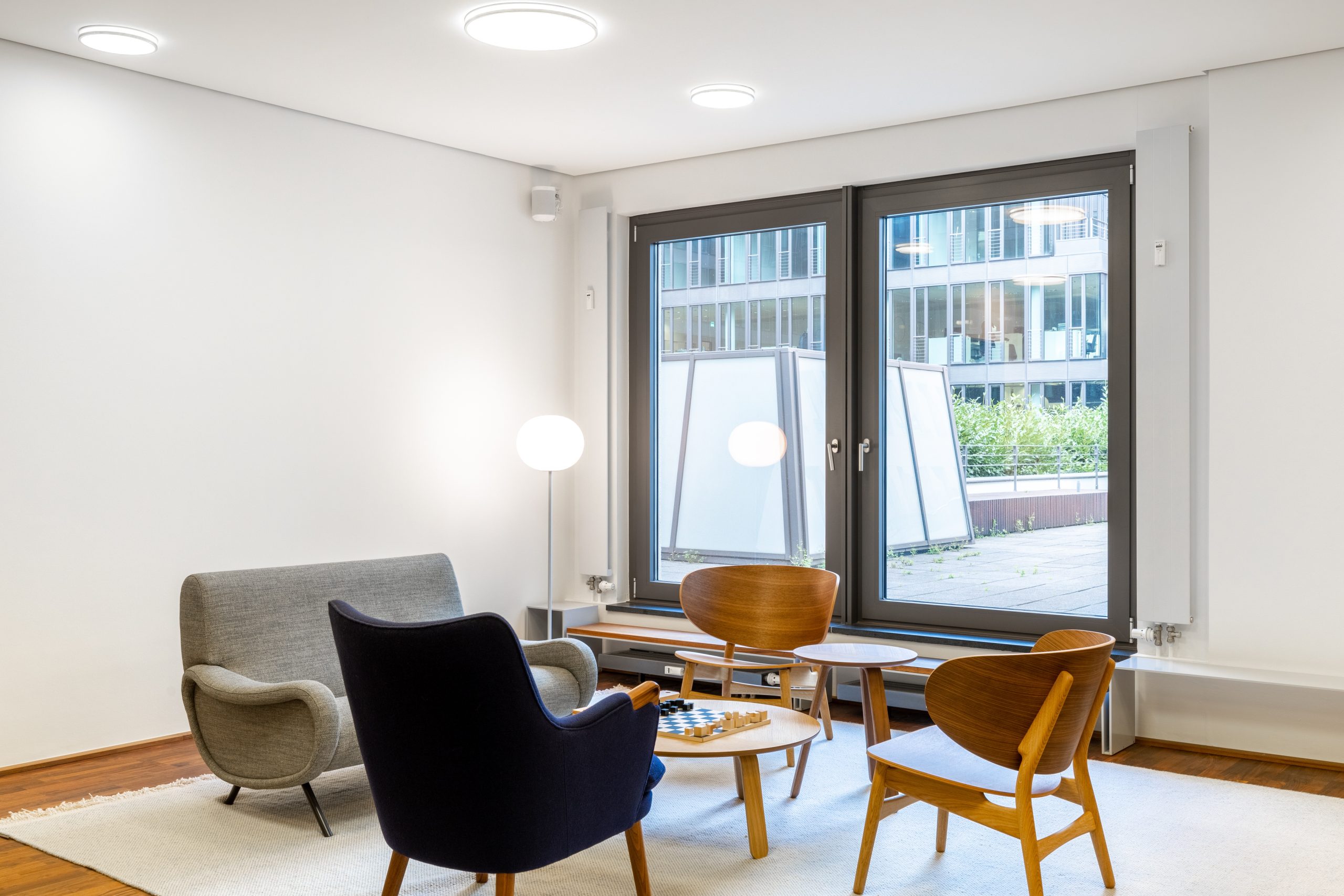Regus_Heinrich_Heine_5405_Dusseldorf_Germany_Business_Lounge_ucyxwj.jpg