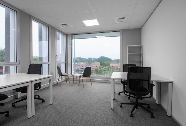 Espacio de oficina en renta para 4 personas en Bogota, 99 Trece