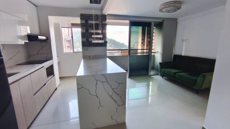 Iluminado Apartamento para Arriendo en Pilarica, Medellín, Antioquia
