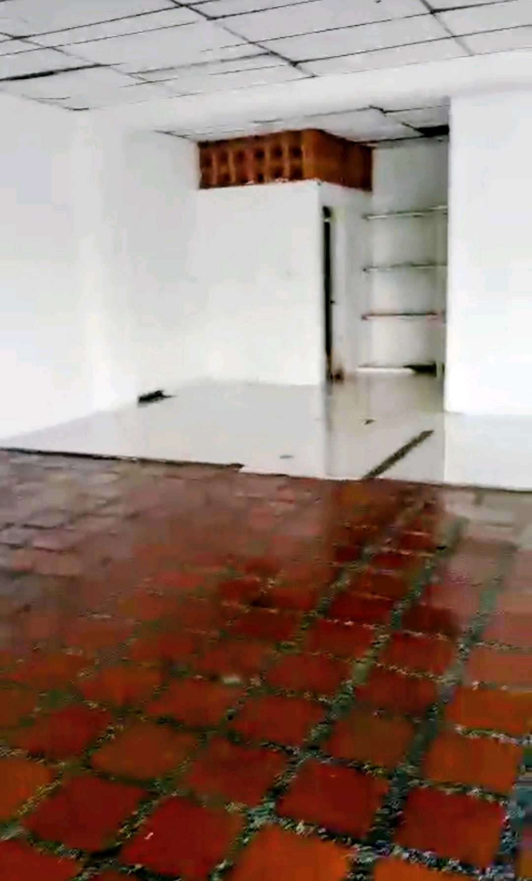 Alquilo local esquinero en tulua barrio sajonia 100 m2