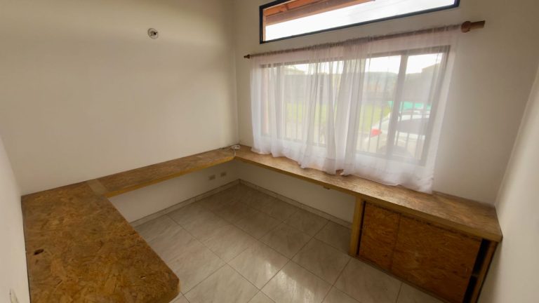 Arriendo casa de 3 pisos en Tenjo