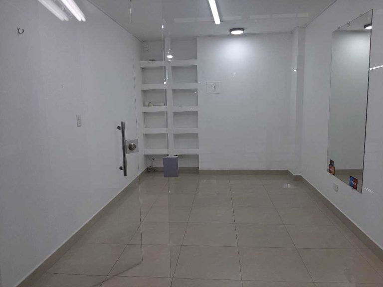 ARRIENDO LOCAL CTRO CIAL SORPRESAS 11m