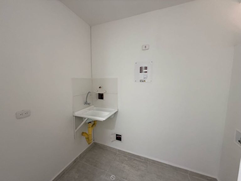 SE ARRIENDA APARTAMENTO DE 3 HABITACIONES – AV 19 NORTE